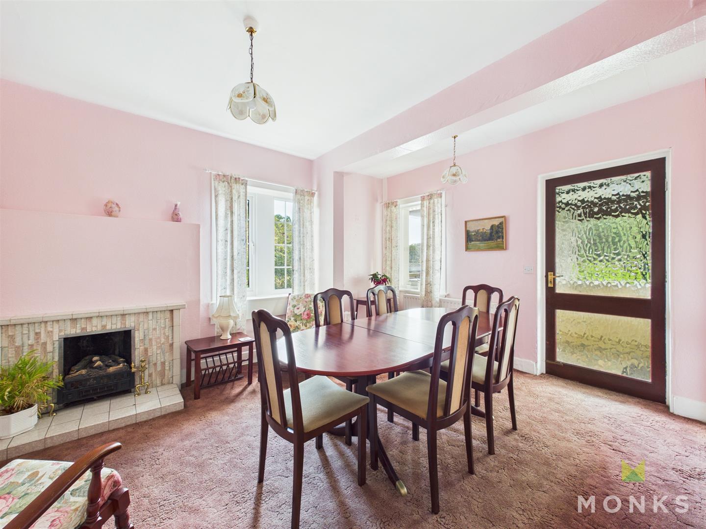 1 Station Avenue, Wrexham, LL14 5LU For Sale